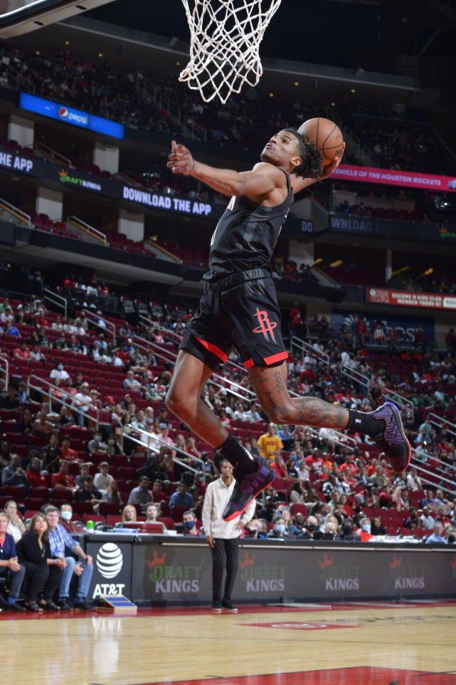 爱游戏官网下载-芝加哥公牛训练开放日；今夜再遭质疑引欢呼；NBA总决赛在即；年轻球员得到机会的简单介绍