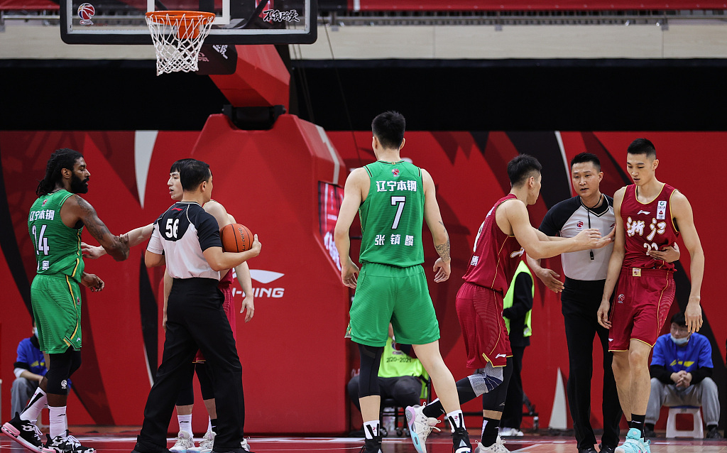 爱游戏体育-关于辽宁本钢训练开放日，赛前强势反弹引欢呼，意甲在即，资深球员宣示担当的信息