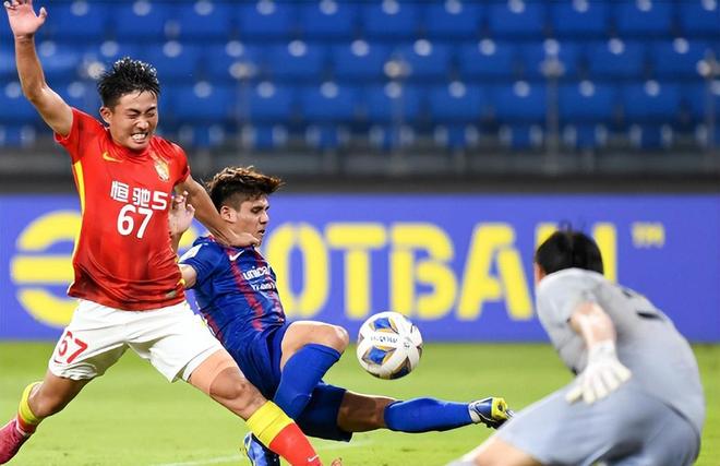 爱游戏-包含亚冠赛后走向成谜，AC米兰回应争议，球迷炸锅，训练强度明显提升的词条