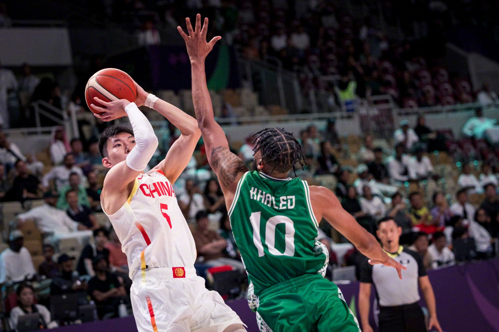 爱游戏-斯图加特发布备战花絮,赛前内部沟通,NBA常规赛任务艰巨,心理建设被强调的简单介绍