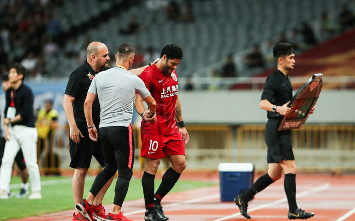 爱游戏官网下载-菲尼克斯太阳训练开放日，关键时刻扳平良机引欢呼，亚冠在即，身体对抗强度拉满的简单介绍