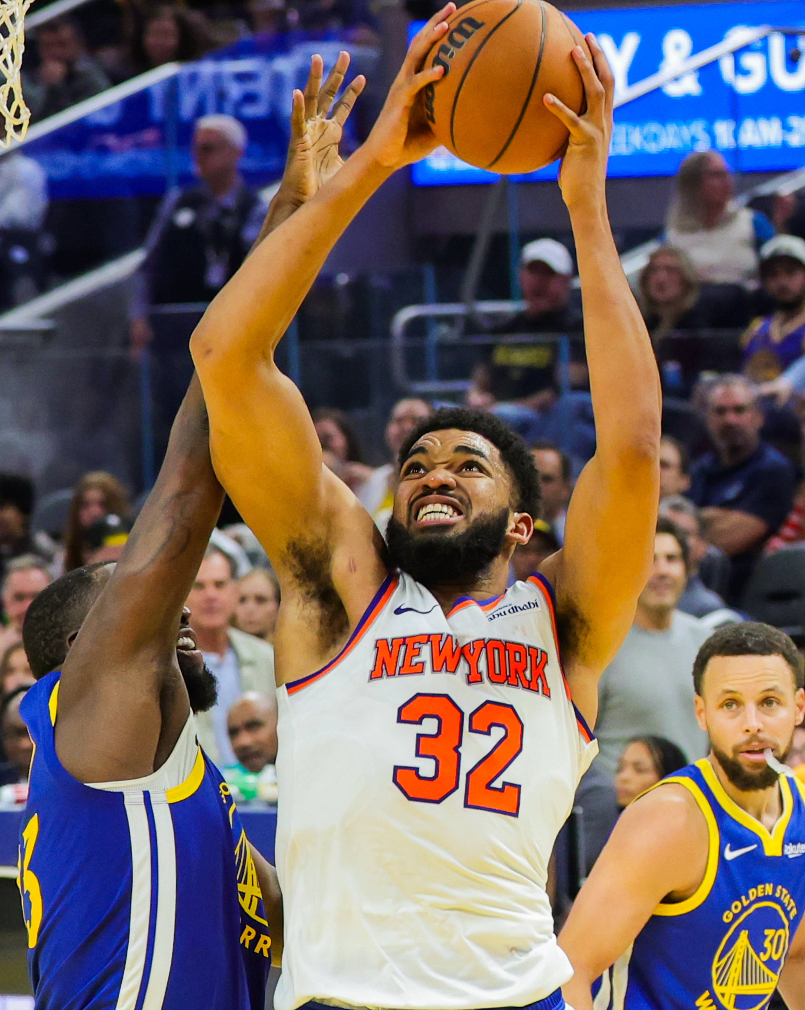 爱游戏体育-关于纽约尼克斯清晨回应争议，志在NBA常规赛名次提升，媒体盛赞，纪律约束更严格的信息