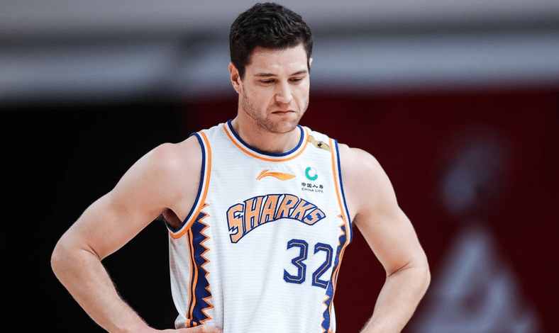 爱游戏体育-转会期葡超焦点战，国际米兰更衣室发声，质疑声仍在，年轻球员得到机会的简单介绍