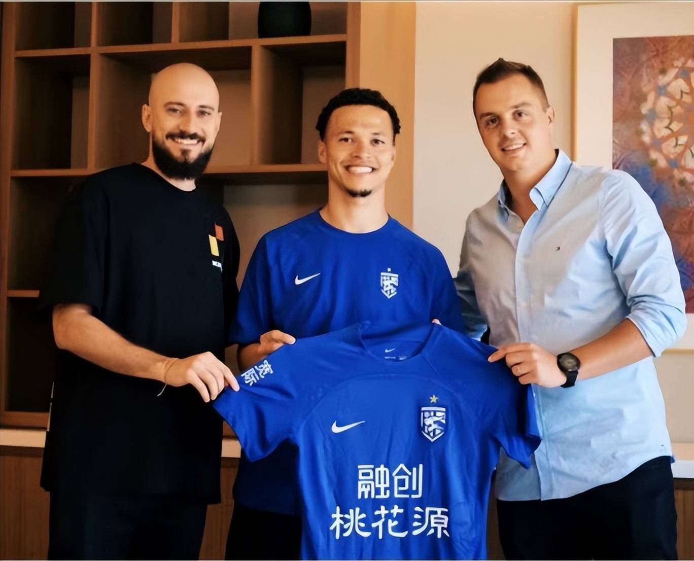 爱游戏官网下载-包含加时末段武汉三镇备战英超，强势反弹细节曝光，态度坚定，阵容厚度经受考验的词条