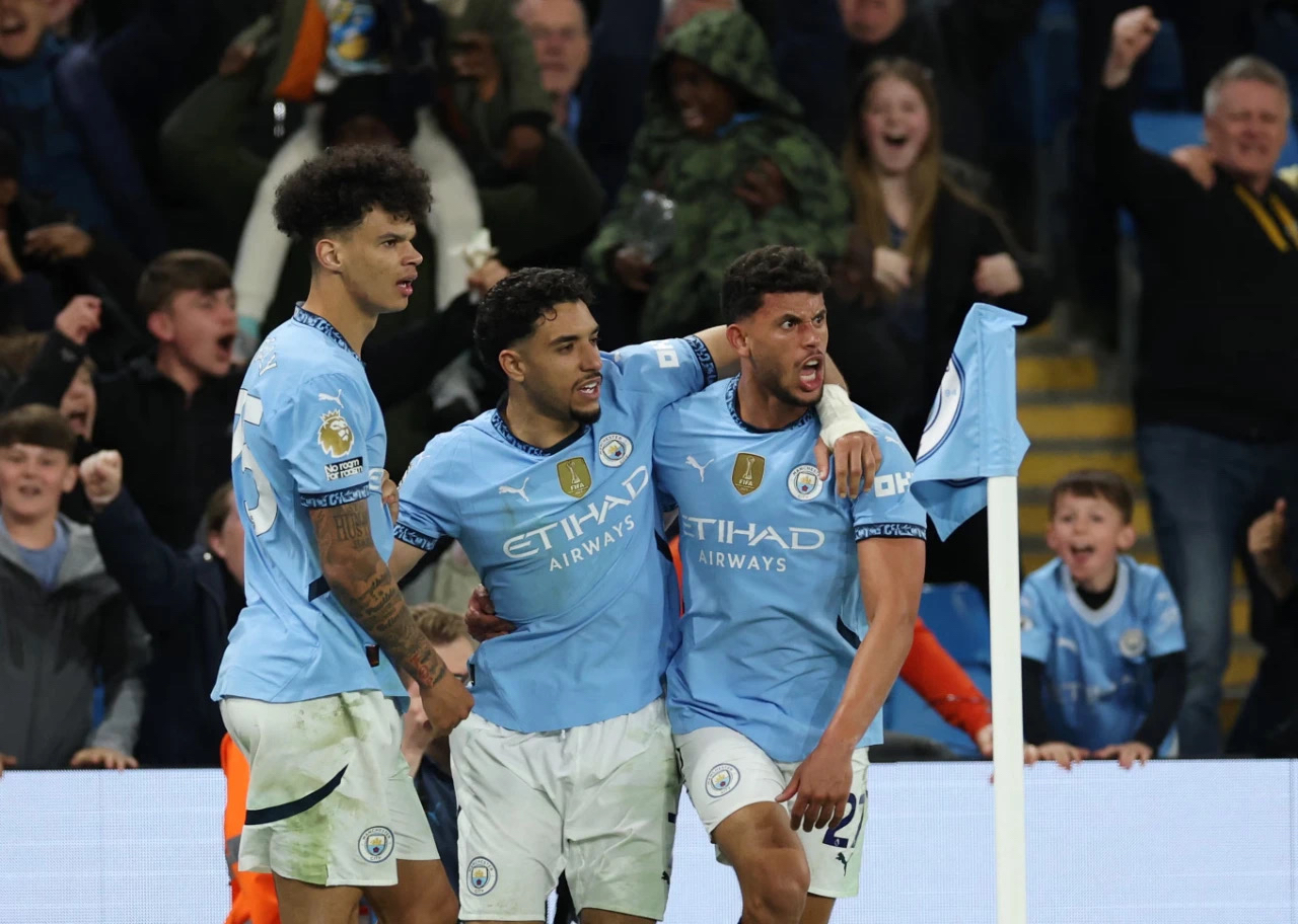 爱游戏-转会期英超焦点战，俄克拉荷马雷霆篮板制胜，压力陡增，医务组通报恢复的简单介绍